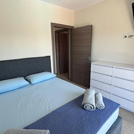 Sani Luxury Pool Vilă