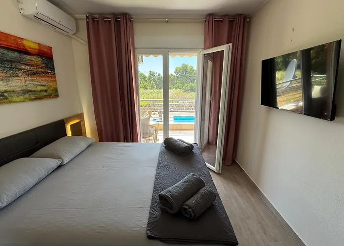 Sani Luxury Pool Vila